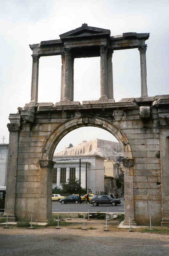 athina-gate.jpg (41855 bytes)