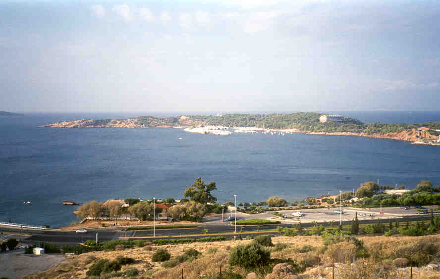 vouliagmeni.jpg (38487 bytes)